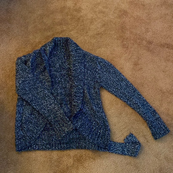 Black & White Chunky Knit Sweater - Women’s - Picture 1 of 3